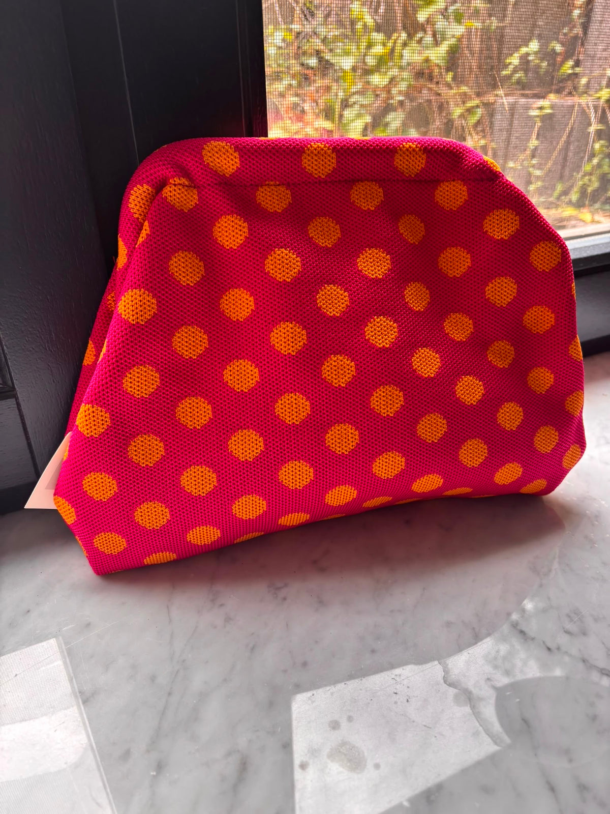 Gepunktete Strick-Clutch