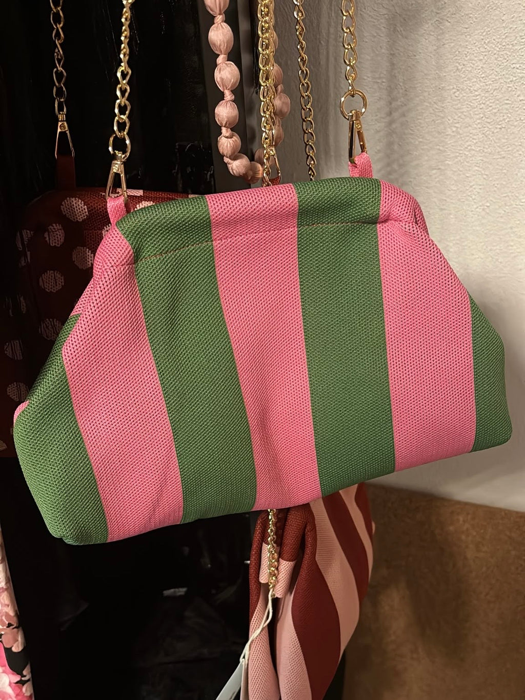 Gestreifte Strick-Clutch
