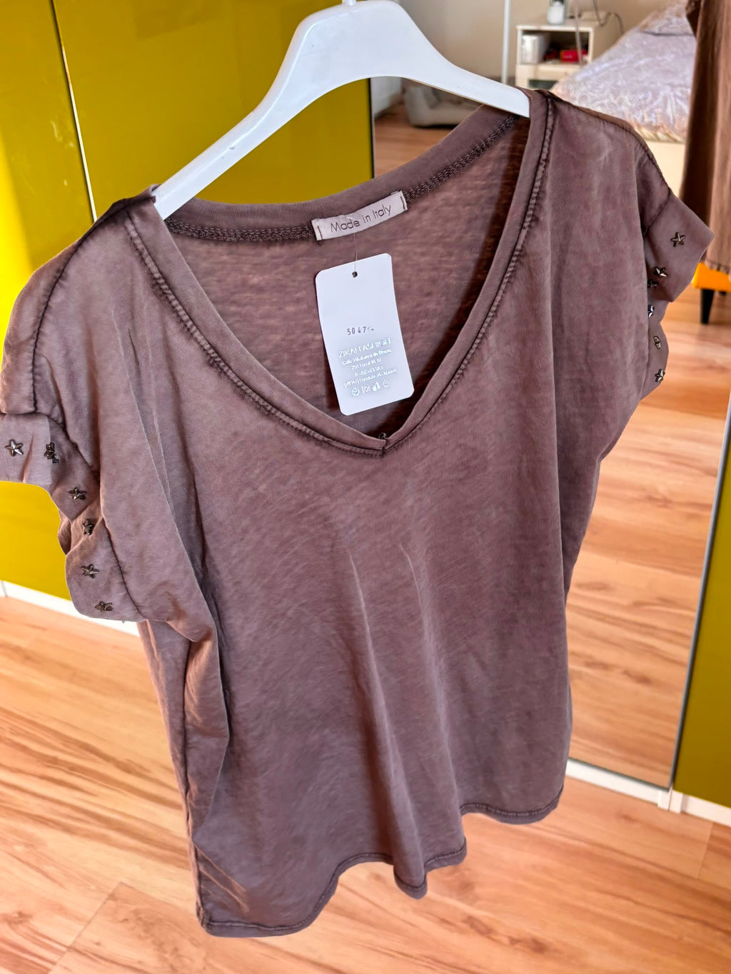 T-Shirt mit Nieten