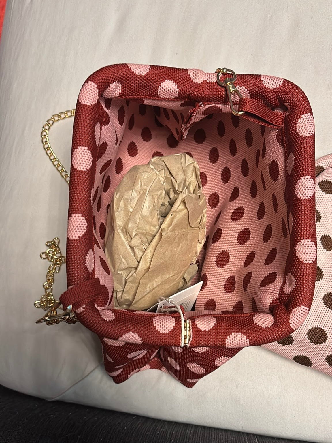 Gepunktete Strick-Clutch