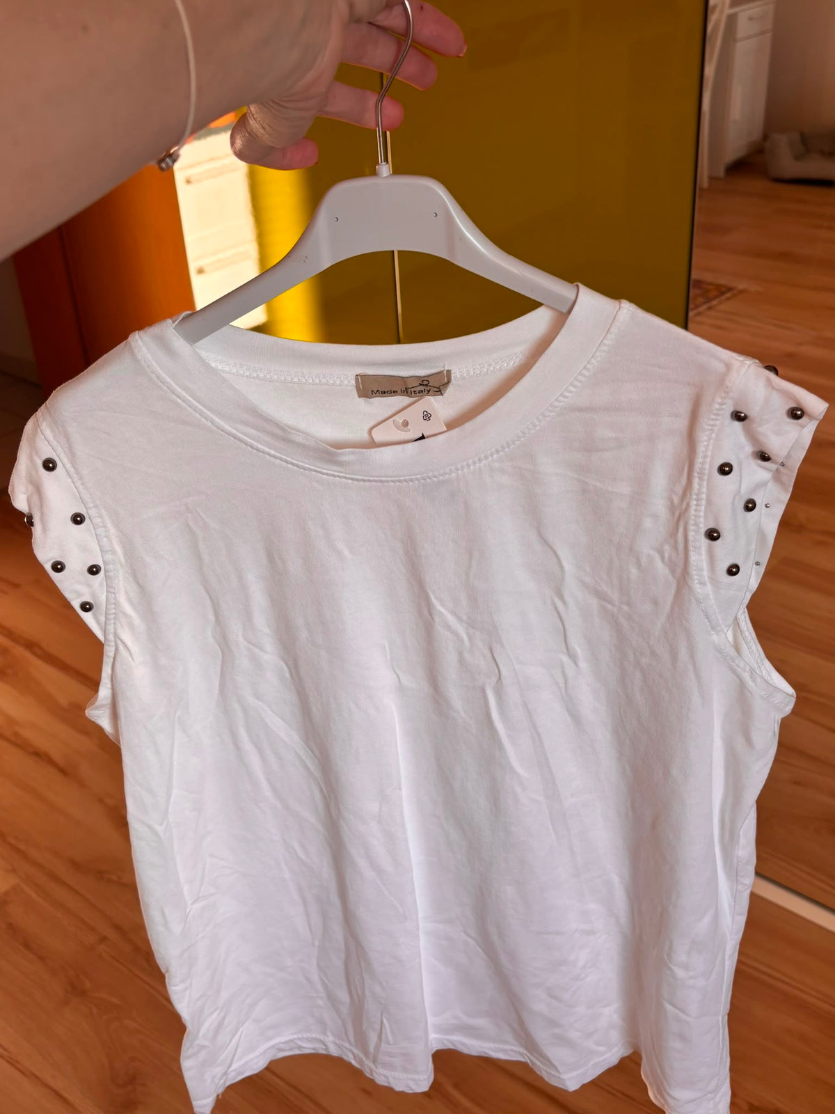 T-Shirt mit Nieten