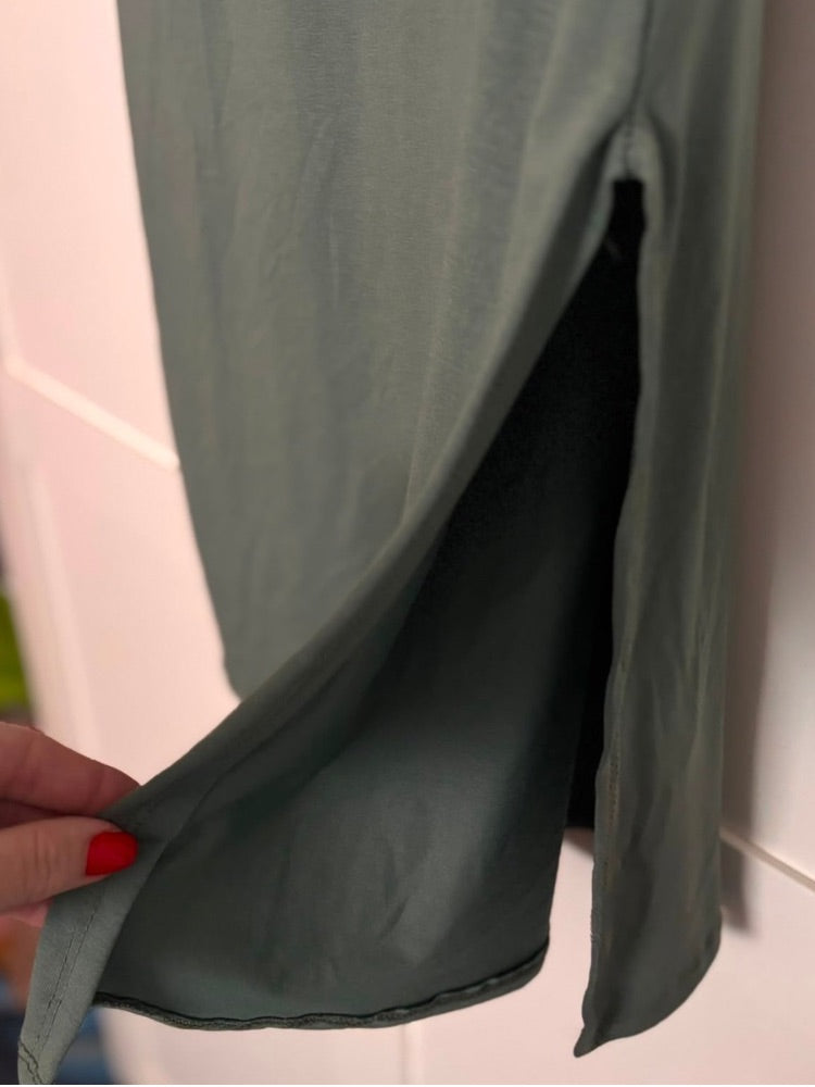 Kleid mit Nieten
